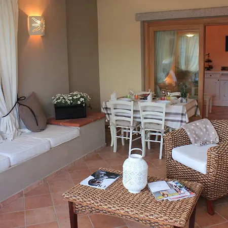 公寓式酒店 Villaggio Smeralda By Sardegna Smeralda 4*